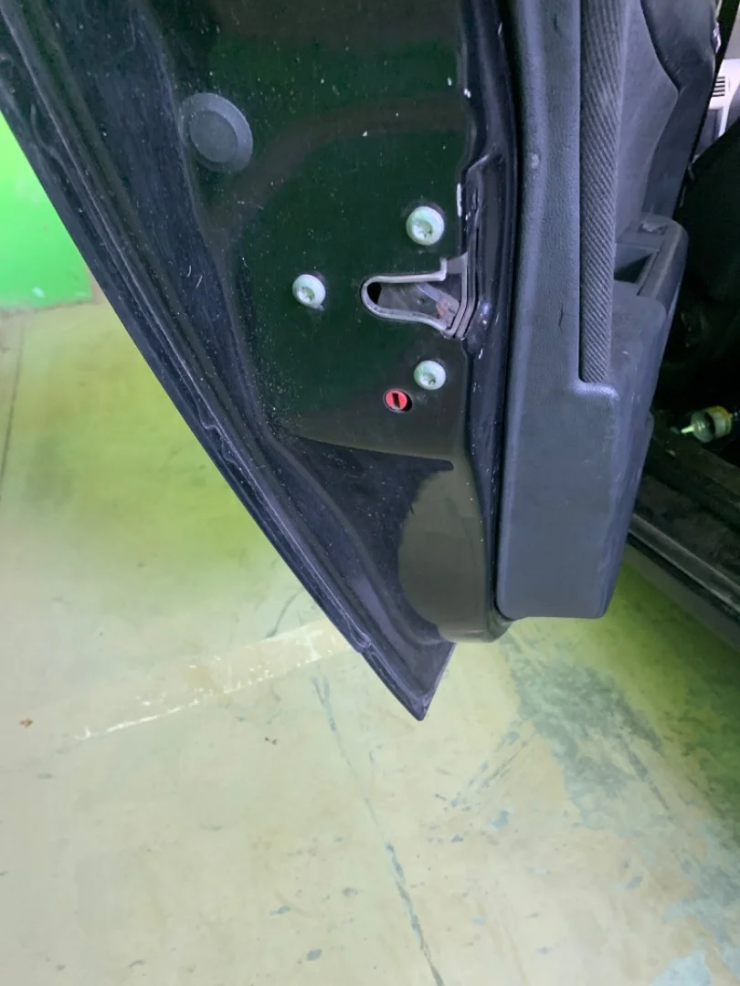 Foto de CERRADURA PUERTA TRASERA IZQUIERDA OPEL ASTRA H CARAVAN 1.9 16V CDTI CAT (Z 19 DTH / LRD) (150 CV / 110 KW)