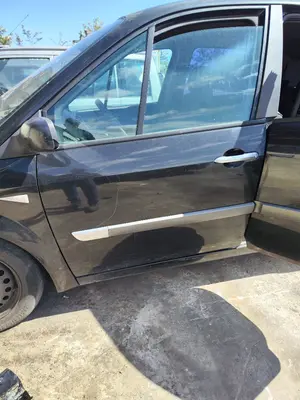 Foto de PUERTA DELANTERA IZQUIERDA RENAULT SCENIC II (JM) 1.9 dCi Diesel (120 CV / 88 KW) referencia 801015506R foto 1
