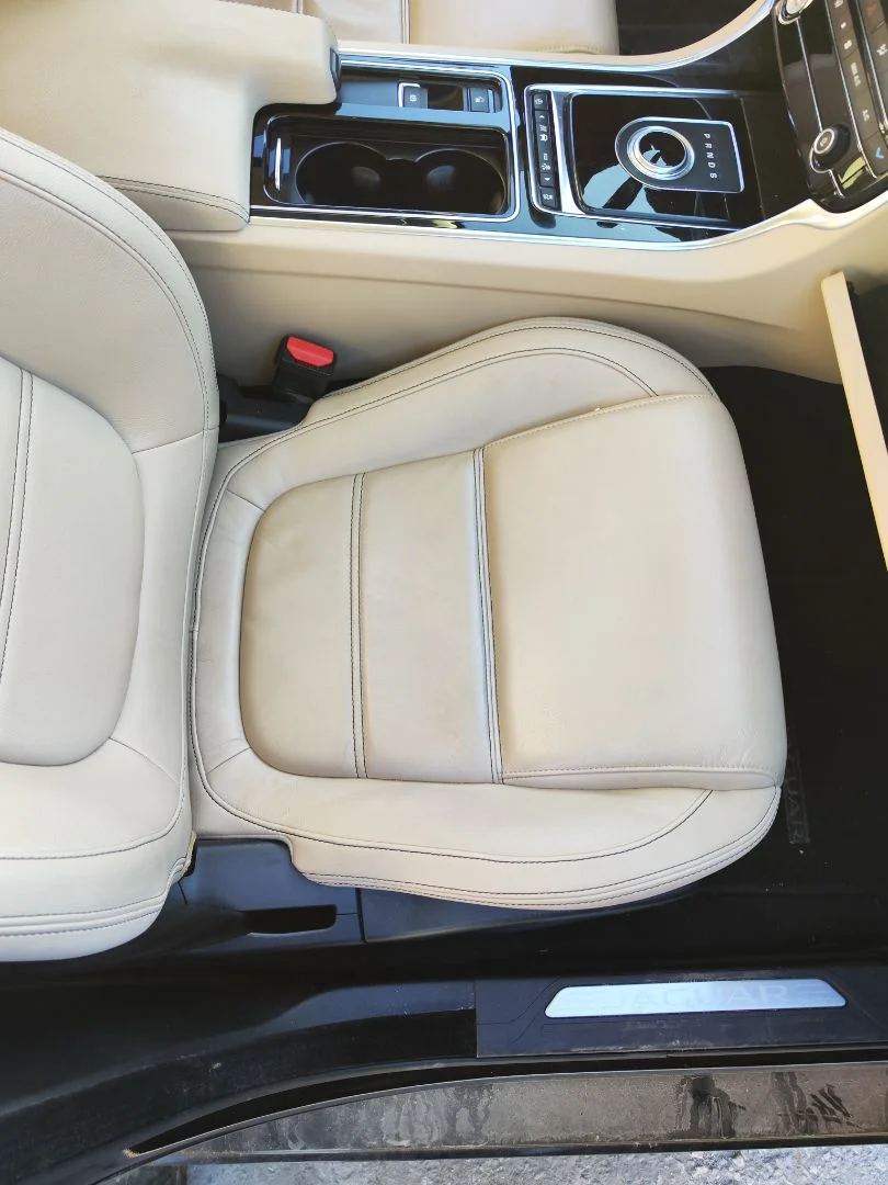 Foto de ASIENTO DELANTERO DERECHO JAGUAR XE 2.0 Turbo CAT (200 CV / 147 KW) referencia C2Z13365SEL