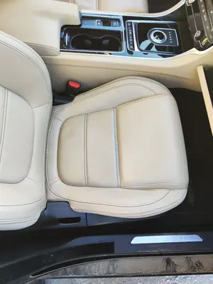Foto de ASIENTO DELANTERO DERECHO JAGUAR XE 2.0  Turbo CAT (200 CV / 147 KW) referencia C2Z13365SEL