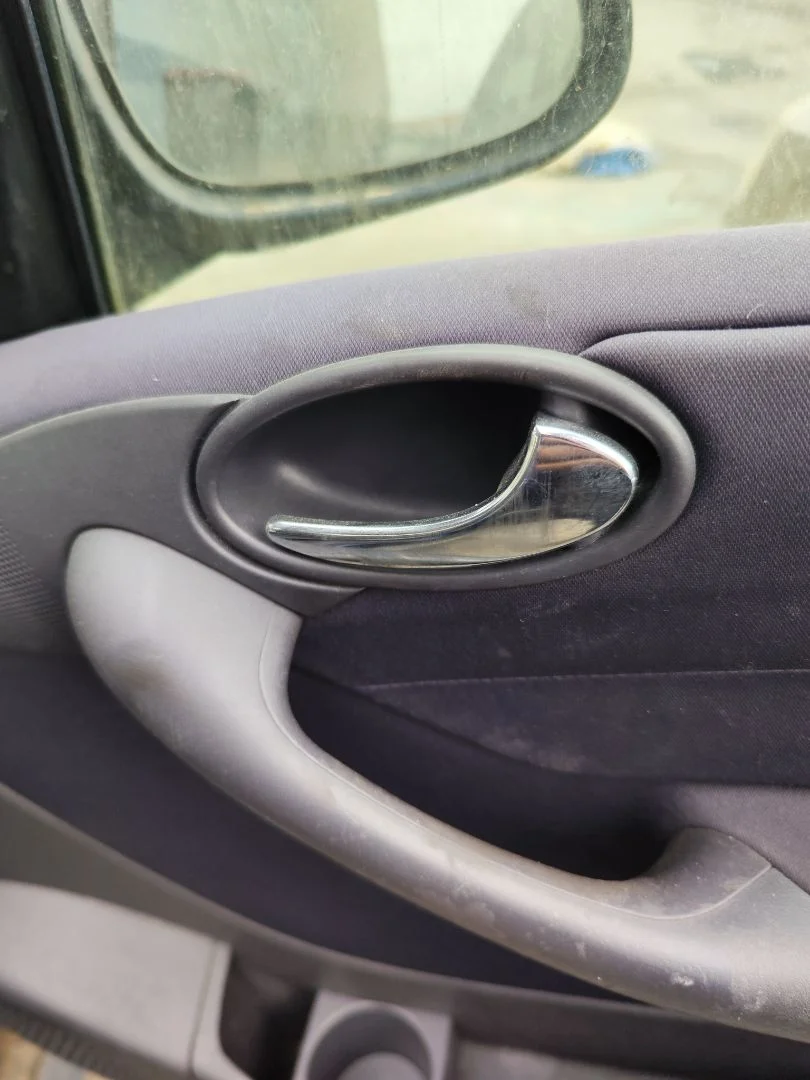 Foto de MANETA INTERIOR DELANTERA DERECHA MERCEDES-BENZ CLASE A (BM 168) 1.4 CAT (82 CV / 60 KW)