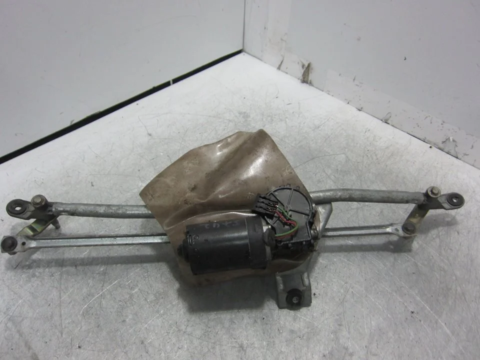 Foto de MOTOR LIMPIA DELANTERO SEAT IBIZA (6K1) 1.4 (60 CV / 44 KW) referencia 6K1955023F