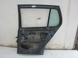 Foto de PUERTA TRASERA DERECHA VOLKSWAGEN POLO III BERLINA (6N2) 1.4 16V (75 CV / 55 KW) foto 7