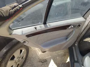 Foto de RETENEDOR PUERTA MERCEDES-BENZ CLASE C (BM 203) BERLINA 2.7 CDI 20V CAT (170 CV / 125 KW) referencia A2037200116 foto 2