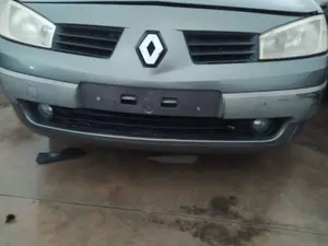 Foto de PARAGOLPES DELANTERO RENAULT MEGANE II CLASSIC BERLINA 1.6 16V (113 CV / 83 KW)