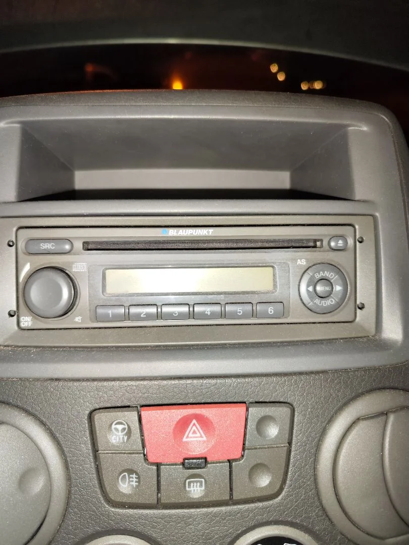 Foto de SISTEMA AUDIO / RADIO CD FIAT II PANDA (169) 1.2 CAT (60 CV / 44 KW)