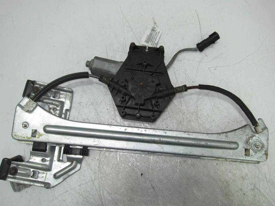 Foto de ELEVALUNAS TRASERO IZQUIERDO CHRYSLER PT CRUISER 2.0 16V CAT (141 CV / 104 KW) referencia 40211111903
