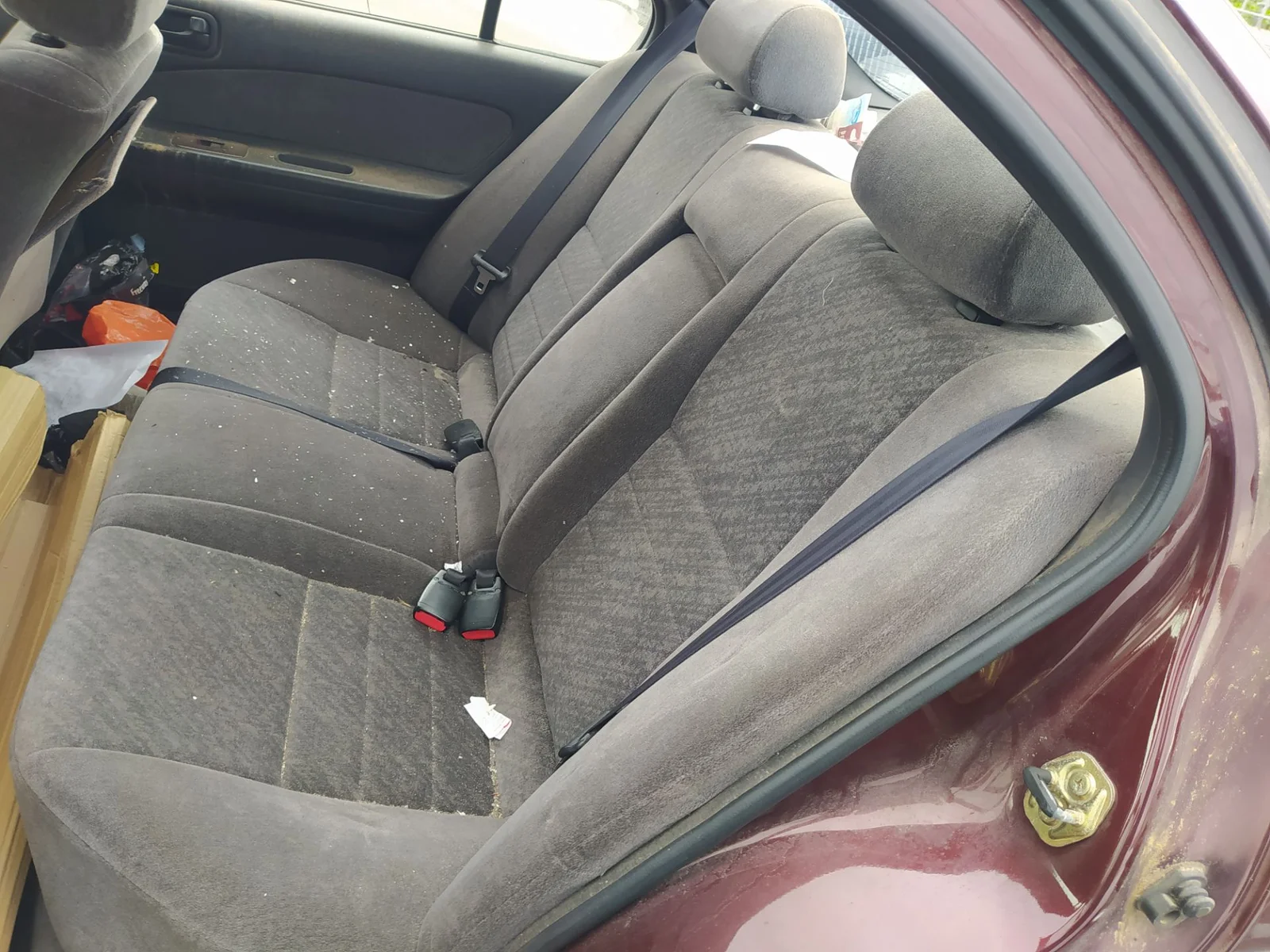 Foto de CINTURON SEGURIDAD TRASERO IZQUIERDO NISSAN MAXIMA QX (A32) 2.0 V6 24V CAT (140 CV / 103 KW)