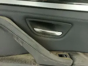 Foto de MANETA INTERIOR TRASERA DERECHA BMW SERIE 5 TOURING (F11) 2.0 Turbodiesel (184 CV / 135 KW)
