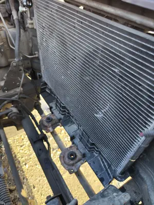Foto de CONDENSADOR / RADIADOR  AIRE ACONDICIONADO HYUNDAI TERRACAN (HP) 2.9 CRDi CAT (150 CV / 110 KW)