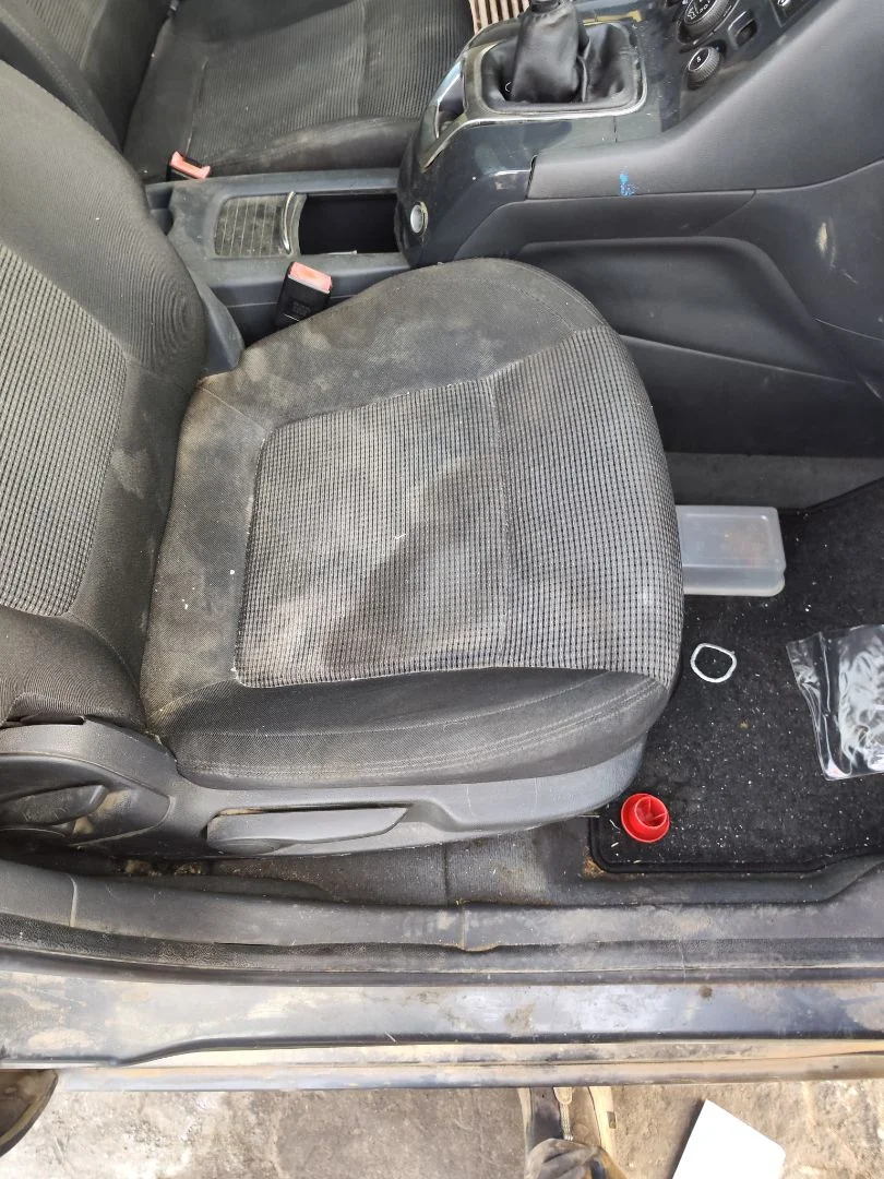 Foto de ASIENTO DELANTERO DERECHO PEUGEOT 5008 1.6 HDi FAP CAT (9HZ / DV6TED4) (109 CV / 80 KW)
