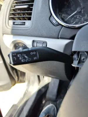 Foto de MANDO INTERMITENTES SKODA YETI (5L)(2009) 2.0 TDI (110 CV / 81 KW)