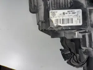 Foto de FARO DERECHO VOLKSWAGEN GOLF VI (5K1)(10.2008) referencia 5K1941006P foto 2