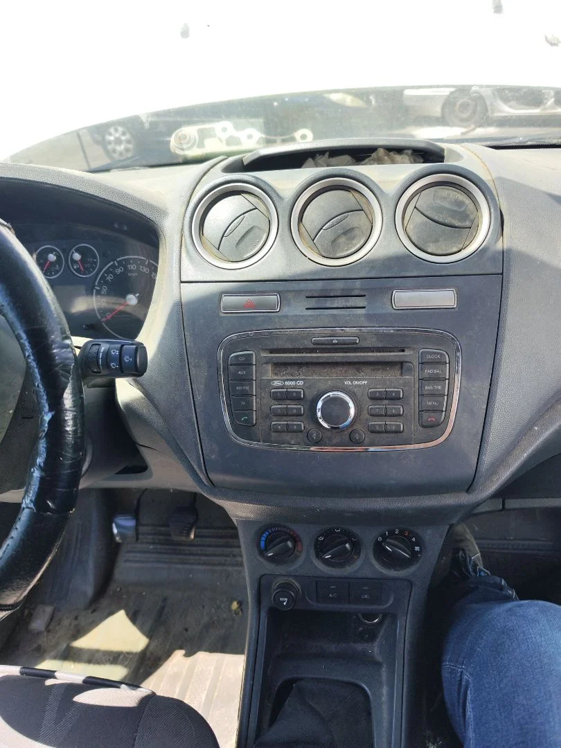 Foto de CONSOLA CENTRAL FORD TRANSIT CONNECT (TC7) 1.8 TDCi CAT (90 CV / 66 KW)