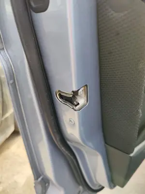 Foto de CERRADURA PUERTA DELANTERA IZQUIERDA MERCEDES-BENZ CLASE B (BM 245) 2.0 CDI CAT (109 CV / 80 KW) referencia A1697203735