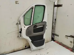 Foto de PUERTA DELANTERA DERECHA PEUGEOT BOXER (333/335) FURGÓN TECHO ELEVADO BAT.4035MM 3.0 HDI FAP CAT (146 CV / 107 KW) foto 13