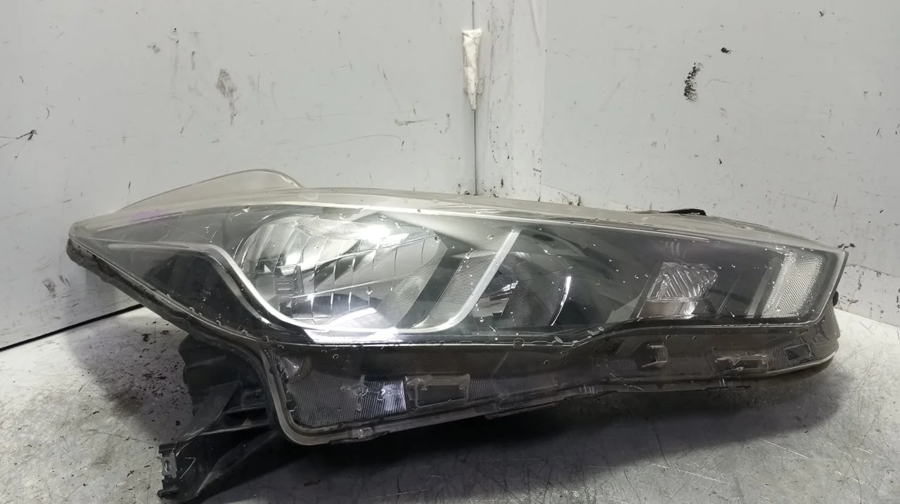 Foto de FARO DERECHO NISSAN MICRA (K14) 1.0 12V CAT (71 CV / 52 KW) referencia 260105FA0A