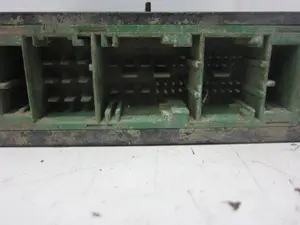Foto de CAJA RELES / FUSIBLES BMW SERIE 6 COUPE (E63) 4.4 V8 32V CAT (333 CV / 245 KW) referencia 1394370 foto 6