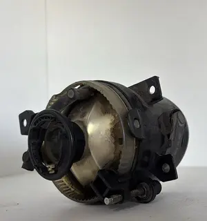 Foto de FARO ANTINIEBLA IZQUIERDO VOLKSWAGEN GOLF V (1K1)(10.2003) referencia 27129100 foto 2