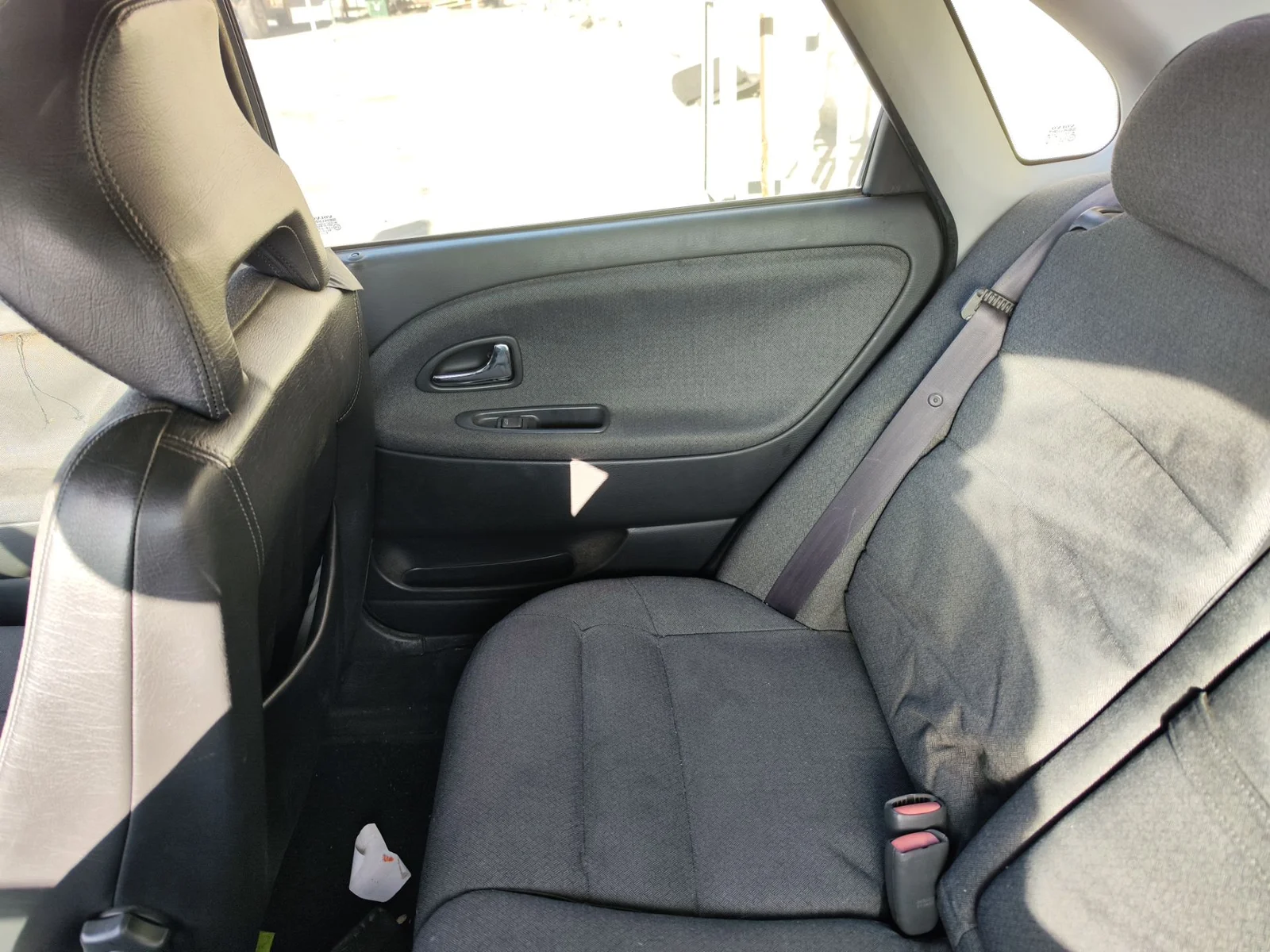 Foto de GUARNECIDO PUERTA TRASERA DERECHA VOLVO S40 BERLINA 1.6 CAT (109 CV / 80 KW) referencia 30624140
