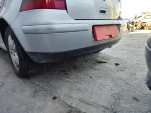 Foto de PARAGOLPES TRASERO VOLKSWAGEN GOLF IV BERLINA (1J1)(10.1997) 1.9 TDI (131 CV / 96 KW) foto 3