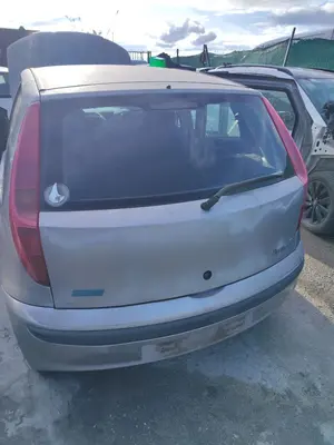 Foto de PORTON TRASERO FIAT II PUNTO (188) BERLINA 1.2 CAT (60 CV / 44 KW) referencia 0046773217 foto 2