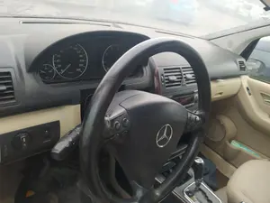 Foto de MANDO INTERMITENTES MERCEDES-BENZ CLASE A (BM 169) 1.5 CAT (95 CV / 70 KW)