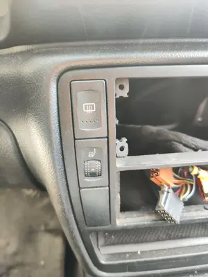 Foto de INTERRUPTOR VOLKSWAGEN PASSAT VARIANT (3B5) 1.9 TDI (110 CV / 81 KW)
