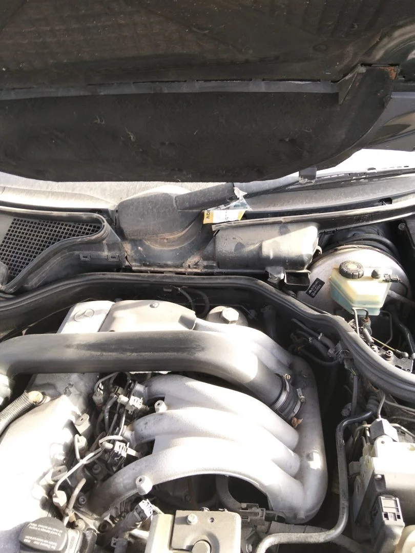 Foto de BRAZO LIMPIA DELANTERO IZQUIERDO MERCEDES-BENZ CLASE E (BM 210) BERLINA 2.9 Turbodiesel CAT (129 CV / 95 KW) referencia A2108200144