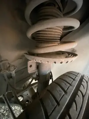 Foto de BRAZO SUSPENSION DELANTERO DERECHO VOLKSWAGEN POLO IV (9N3) 1.4 FSI (86 CV / 63 KW)