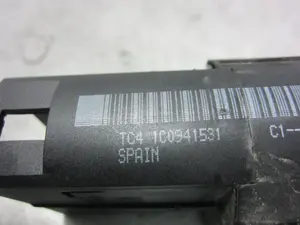 Foto de MANDO LUCES VOLKSWAGEN PASSAT BERLINA (3B2) 1.9 TDI (116 CV / 85 KW) referencia 1C0941531 foto 4