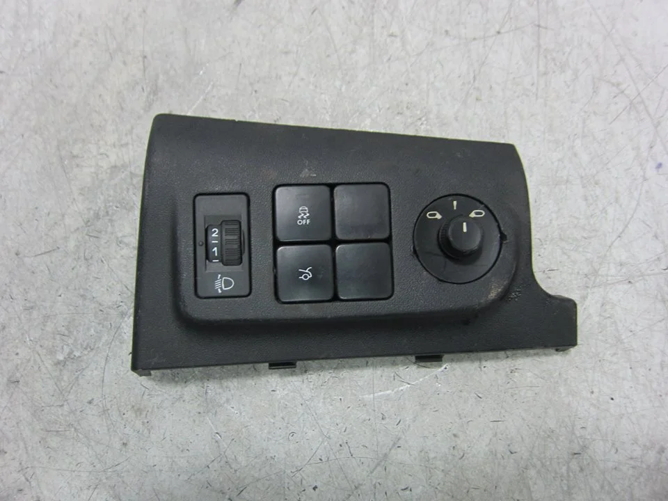 Foto de MANDO MULTIFUNCION CITROEN C-ELYSÉE 1.6 HDi FAP (92 CV / 68 KW) referencia 9674382577