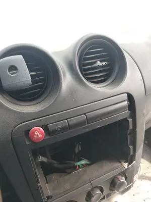Foto de INTERRUPTOR SEAT IBIZA (6L1) 1.9 SDI (64 CV / 47 KW)