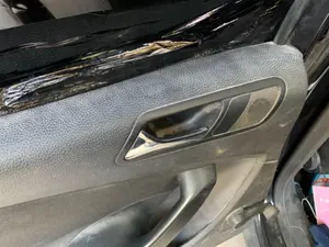 Foto de MANETA INTERIOR TRASERA IZQUIERDA VOLKSWAGEN PASSAT VARIANT (3C5) 2.0 TDI (140 CV / 103 KW) referencia 3C4839113ADZNX