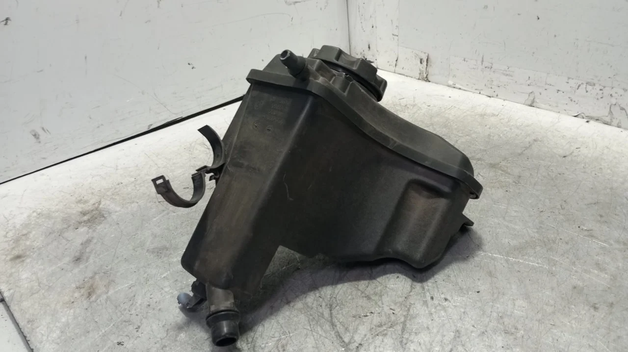 Foto de DEPOSITO EXPANSION BMW SERIE 1 BERLINA (E81/E87) 2.0 16V Diesel CAT (122 CV / 90 KW) referencia 780029101