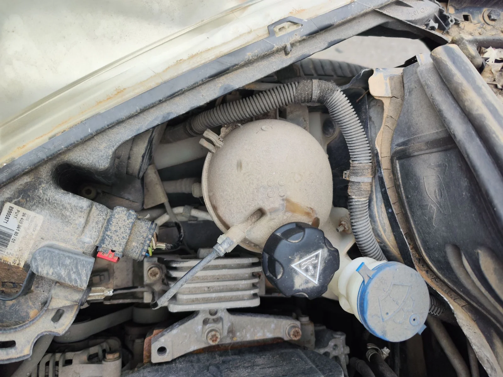 Foto de DEPOSITO EXPANSION PEUGEOT 207 1.4 16V CAT (KFU / ET3J4) (88 CV / 65 KW) referencia 9800777280