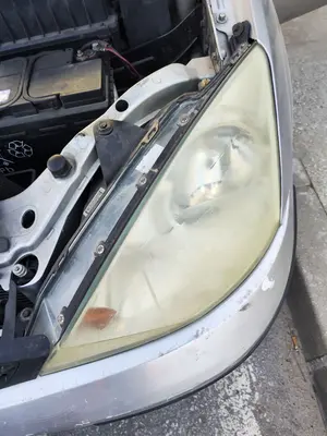 Foto de FARO IZQUIERDO FORD FOCUS FAMILIAR (CAK) 1.8 TDCi Turbodiesel CAT (116 CV / 85 KW)