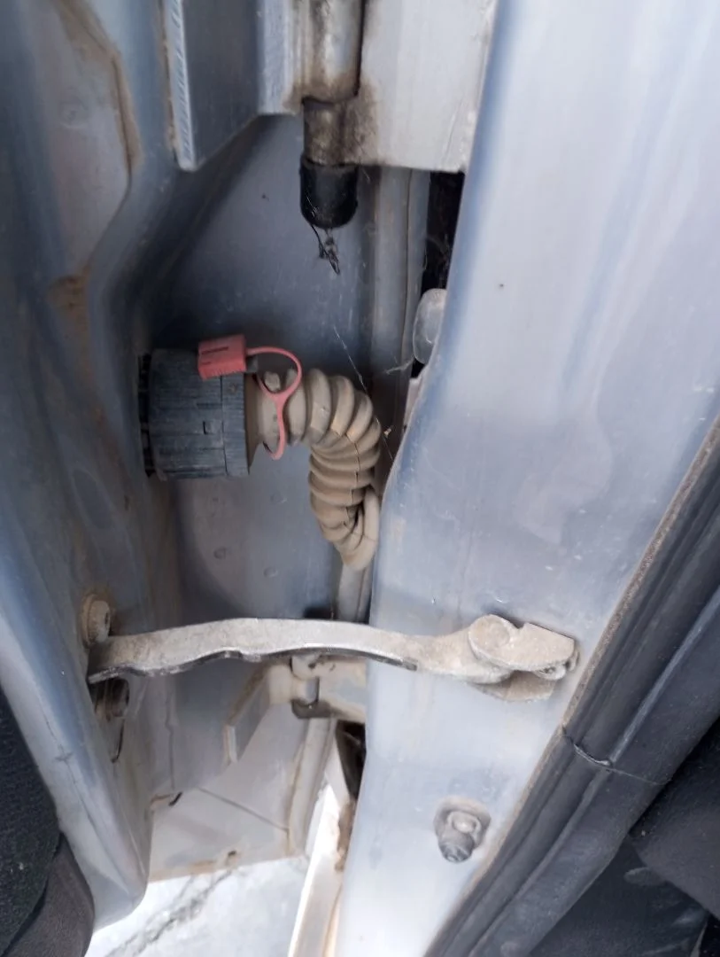 Foto de RETENEDOR PUERTA OPEL ASTRA G BERLINA 1.6 CAT (Z 16 SE / L55) (84 CV / 62 KW) referencia 24434086