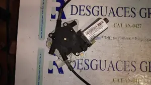 Foto de ELEVALUNAS DELANTERO DERECHO CITROEN SAXO referencia 0130821678 foto 2