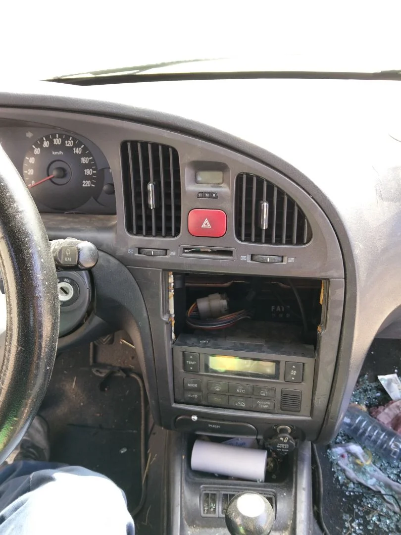 Foto de CONSOLA CENTRAL HYUNDAI ELANTRA (XD) 2.0 CRDi CAT (113 CV / 83 KW)