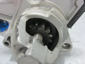 Foto de MOTOR ARRANQUE RENAULT CLIO IV referencia 233000557R foto 2