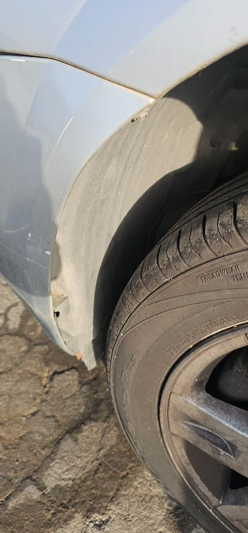 Foto de PASO RUEDA DELANTERO IZQUIERDO FORD MONDEO BERLINA (GE) 2.0 16V DI TD CAT (116 CV / 85 KW) referencia 1307005