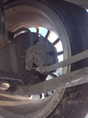 Foto de PINZA DE FRENO TRASERA IZQUIERDA ALFA ROMEO GT (125) 1.9 JTD (M) 16V CAT (150 CV / 110 KW) referencia 0077364538