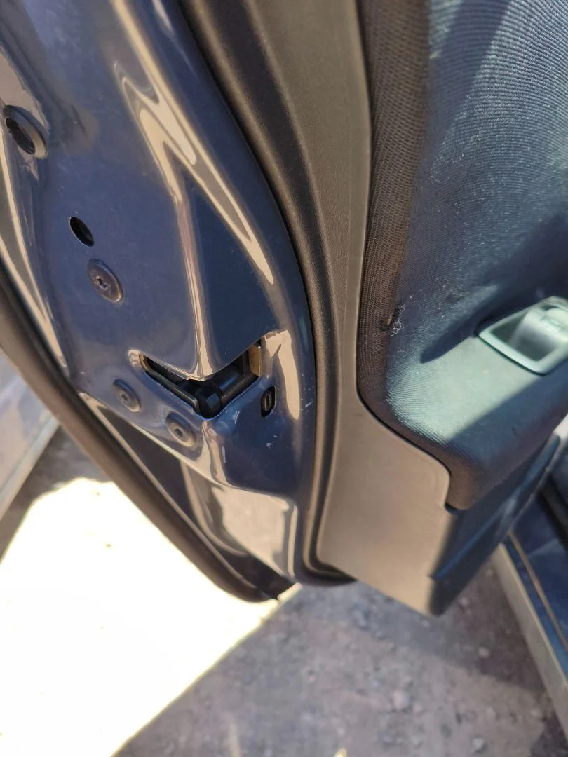 Foto de CERRADURA PUERTA TRASERA IZQUIERDA RENAULT MEGANE II BERLINA 5P 1.5 dCi Diesel (106 CV / 78 KW) referencia 8200028429