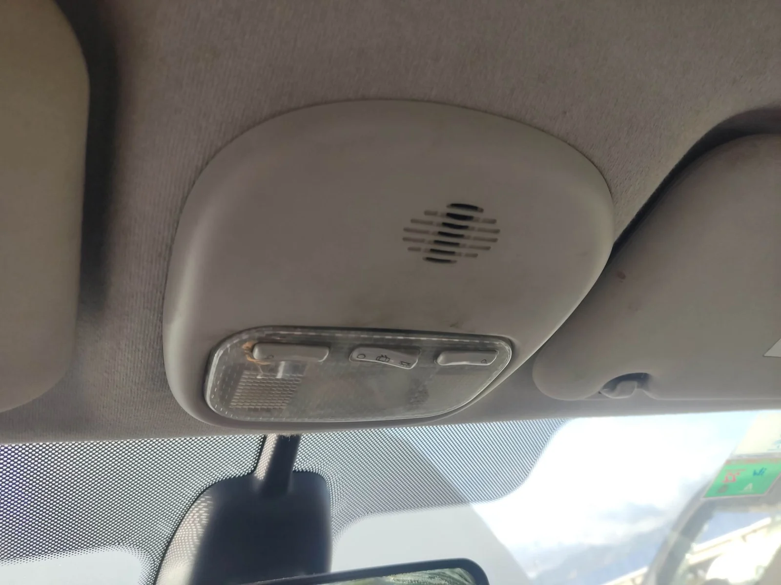 Foto de LUZ INTERIOR PEUGEOT 207 1.6 HDi FAP CAT (9HZ / DV6TED4) (109 CV / 80 KW) referencia 6362Q1
