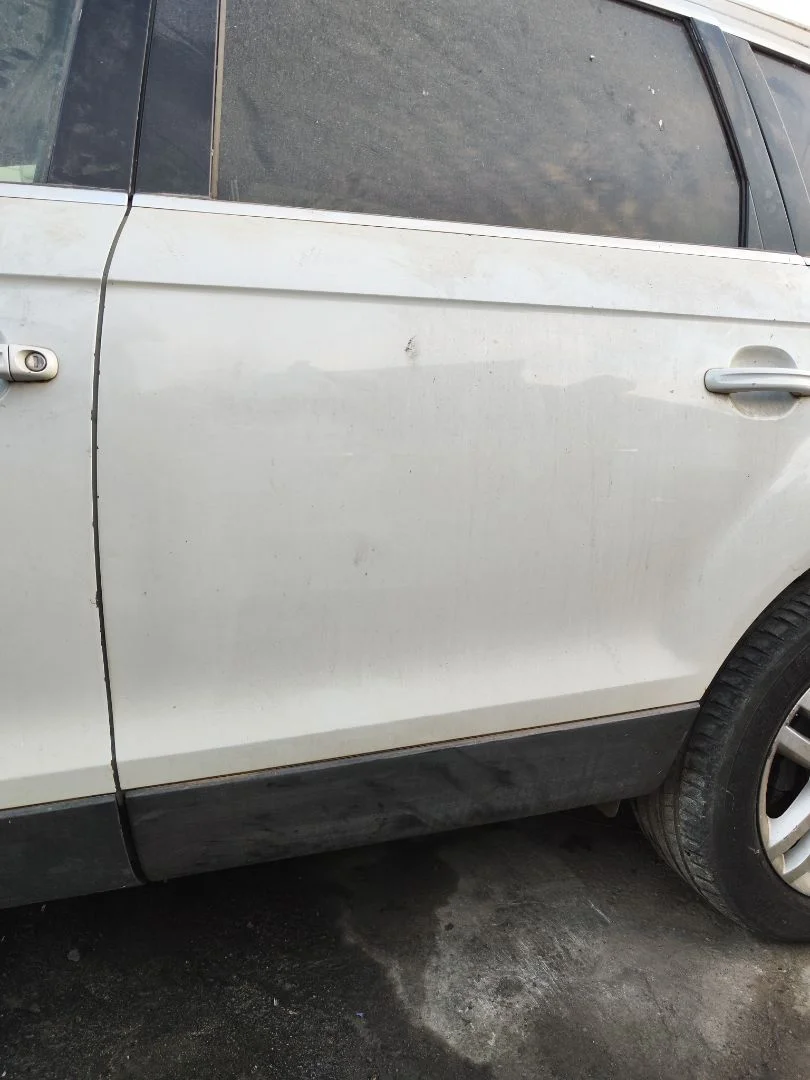 Foto de PUERTA TRASERA IZQUIERDA AUDI Q7 (4L) 3.0 V6 24V TDI (233 CV / 171 KW)