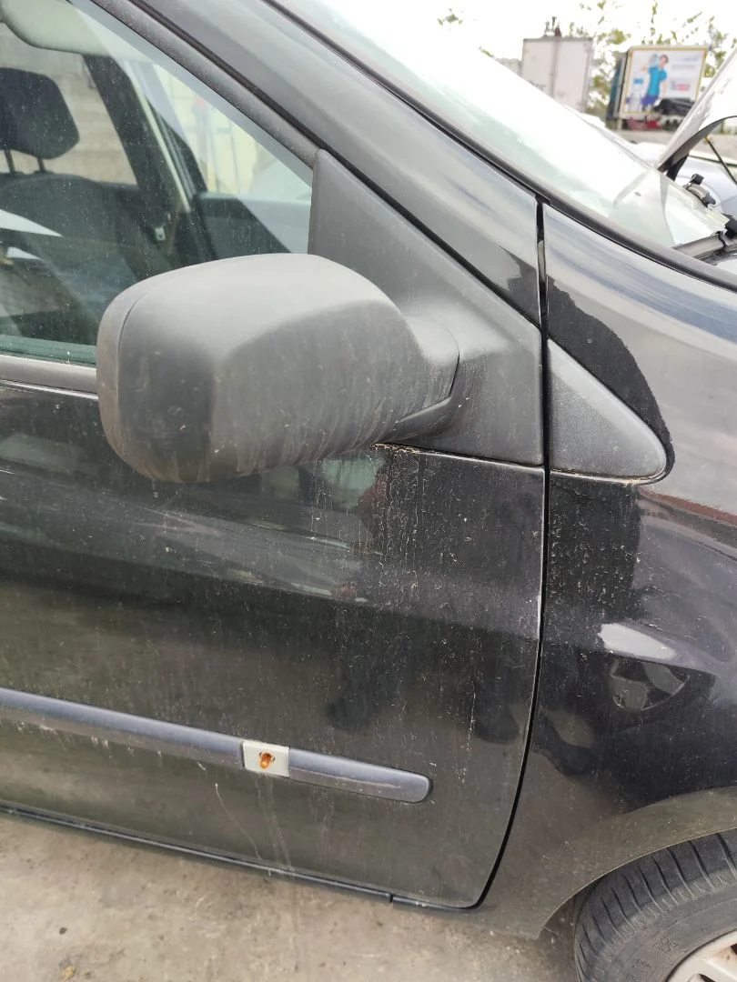 Foto de RETROVISOR DERECHO RENAULT CLIO III 1.2 16V (75 CV / 55 KW)