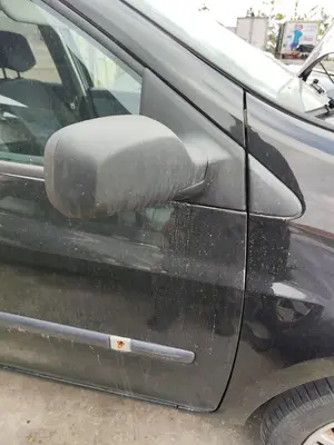Foto de RETROVISOR DERECHO RENAULT CLIO III 1.2 16V (75 CV / 55 KW)