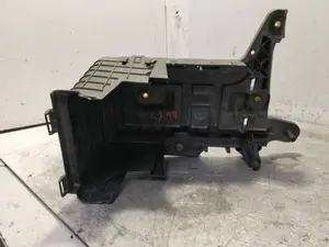 Foto de SOPORTE BATERIA VOLKSWAGEN GOLF V (1K1)(10.2003) 1.9 TDI (105 CV / 77 KW) referencia 1K0915333