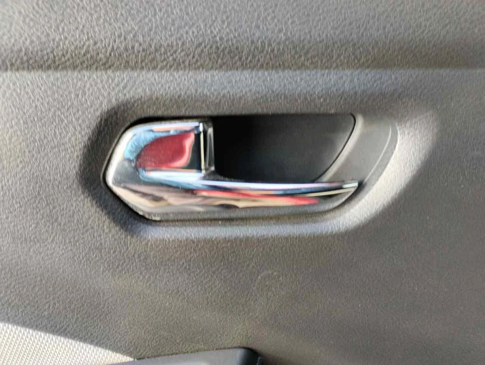Foto de MANETA INTERIOR TRASERA IZQUIERDA NISSAN MICRA (K14) 0.9 CAT (90 CV / 66 KW)